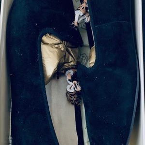 Birdies cozy classics lined with plush faux fur.